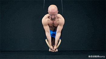 体态训练师curry|健身房自重练胸，究竟谁是练胸之王？