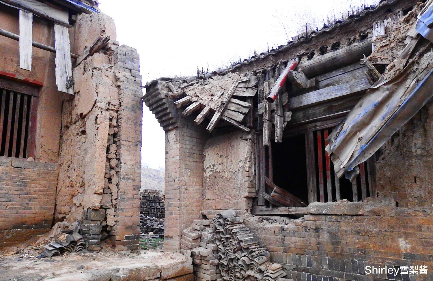 山西省|山西消逝中的古村，村里地主修桥筑路接济村民，却被村民扔下山崖