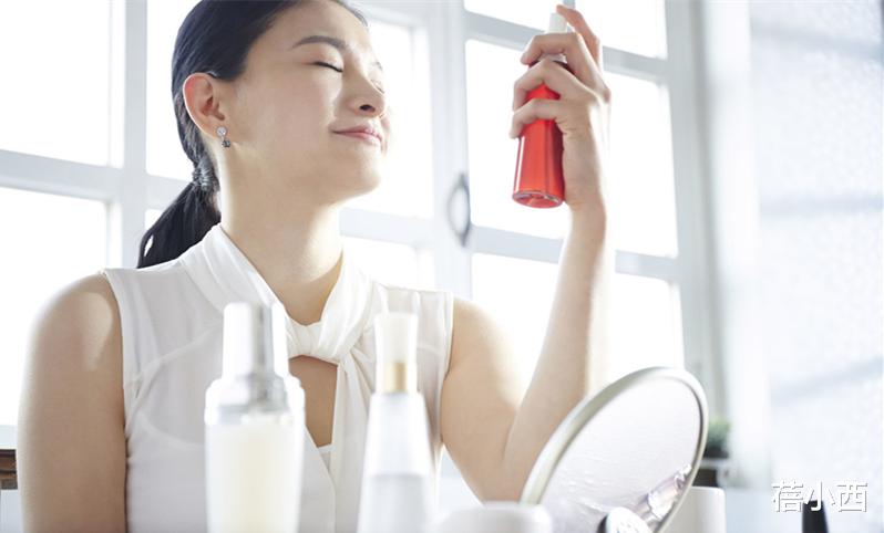 底妆|皮肤越好的女人，都很重视“这5个护肤步骤”，尤其是“精华露”