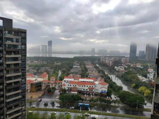 客厅沙发如何摆放？沙发的朝向摆对了，坐在客厅心情好