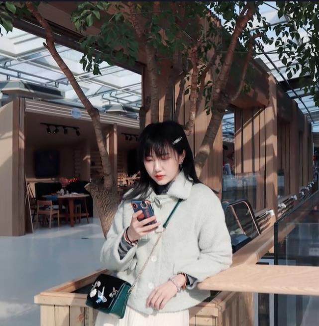 快乐星球|《快乐星球》艾雪近况曝光，否认隐婚生子，称目前单身被妈妈催婚