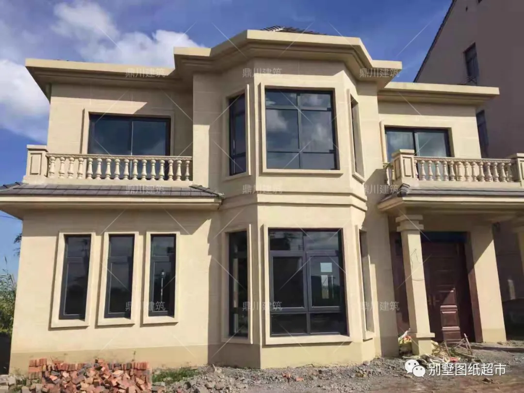 |26万回村建超漂亮二层美宅，占地132㎡，5室3厅，经典大气不过时