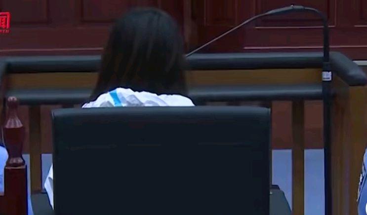 女孩 劳荣枝和叶诚尘，无独有偶，异曲同工：两个无法被原谅的女从犯