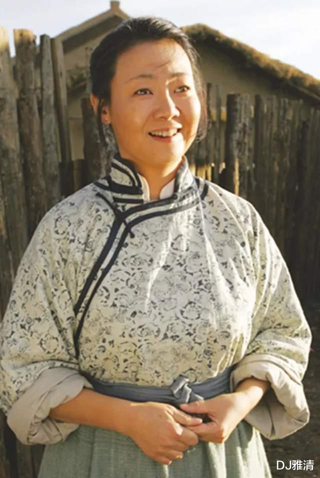 电影|17位内蒙女星，17朵草原上美丽的花，个个又美又实诚，比江南美女更耐看