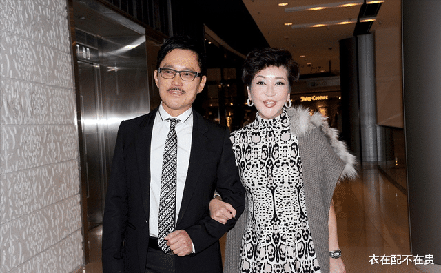 衣在配不在贵|谢霆锋妈妈70岁了还很潮，穿豹纹裙大气优雅，一眼看出是不是阔太