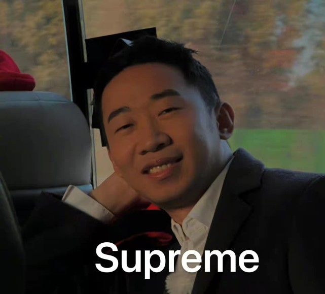 杨迪|杨迪分享范丞丞镜头下的自己，和贾玲挤在东北大炕上，共盖一床花棉被