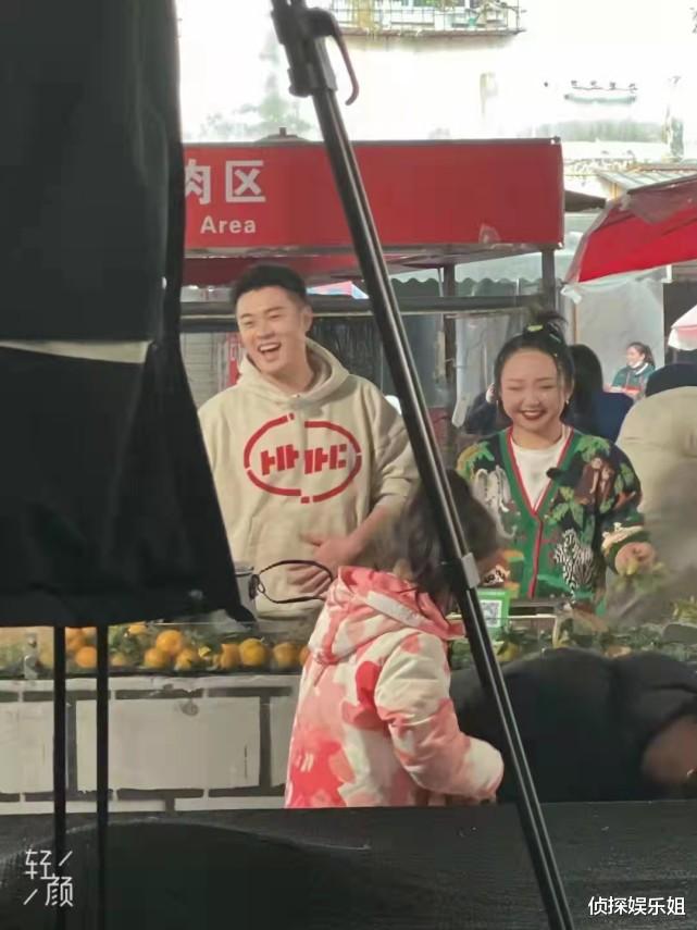 陈赫|佟丽娅黄渤陈赫等菜市场录节目，丫丫化身“水果西施”真人超美