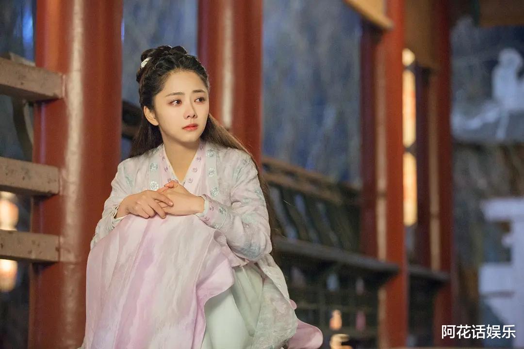 央视|《锦衣之下》终于登央视！任嘉伦三剧连播，谭松韵霸屏央视白天档