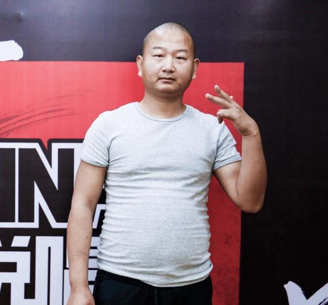 伴随着浅唱低吟 阿Giao演出费35万，要飞机接送住五星酒店，网友：你值吗？