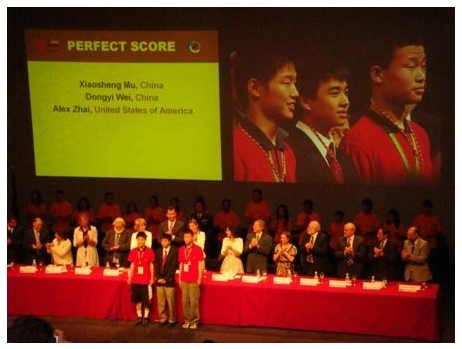 韦东奕|3个馒头一瓶水，北大“扫地僧”韦东奕引热议，浅薄网友被打脸