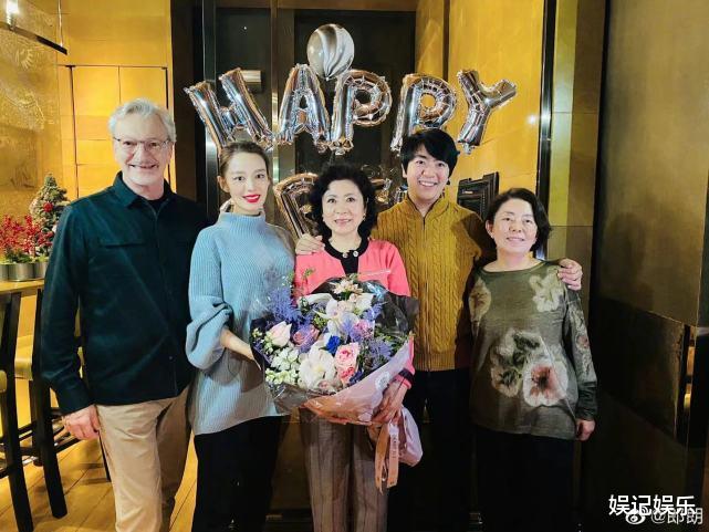 吉娜·爱丽丝|吉娜顺产生子，郎朗进产房目睹全程，拍下儿子萌照直呼太可爱