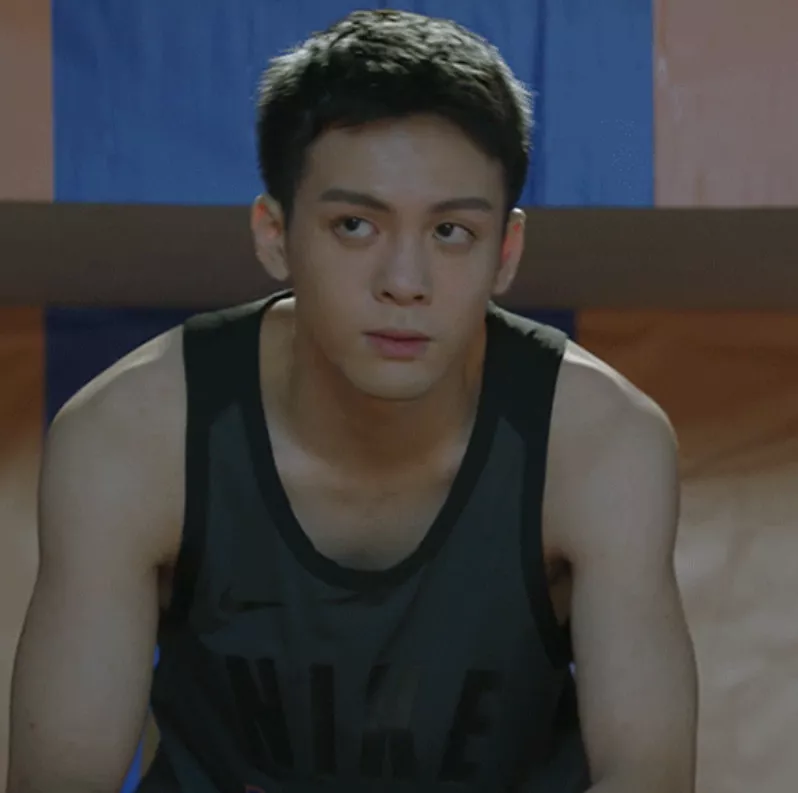 洗面奶|男明星终于也有身材焦虑了！不能瘦不能壮，王一博刘昊然都被吐槽