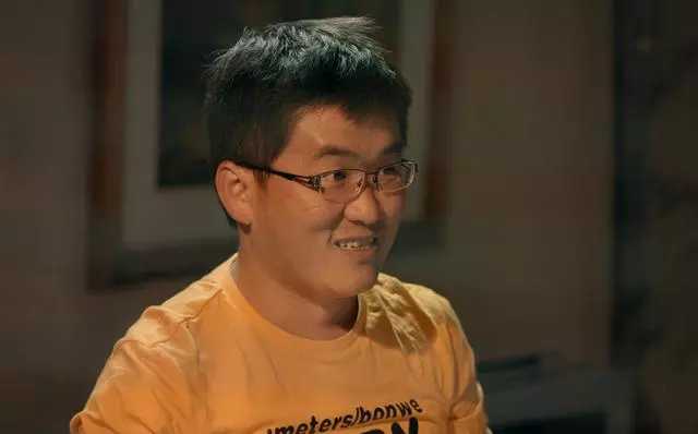 姜涛|网红姜涛官宣结婚！女方小自己15岁, 身材堪比模特、个头比男方还高