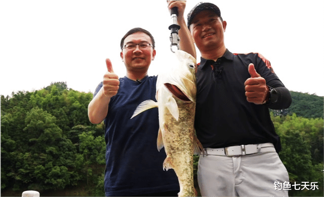 |全网两千多万粉丝，却被质疑“假钓”！邓刚回应：每次钓鱼都是真实的