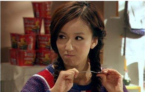 娄艺潇|曾经的“胡一菲”再也见不到了，网友捶胸表示惋惜