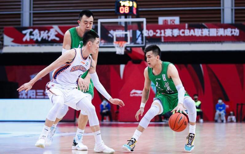 郭艾伦|愤怒！CBA前方记者嘲讽郭艾伦赛后加练：有啥用，装X你知道吗？