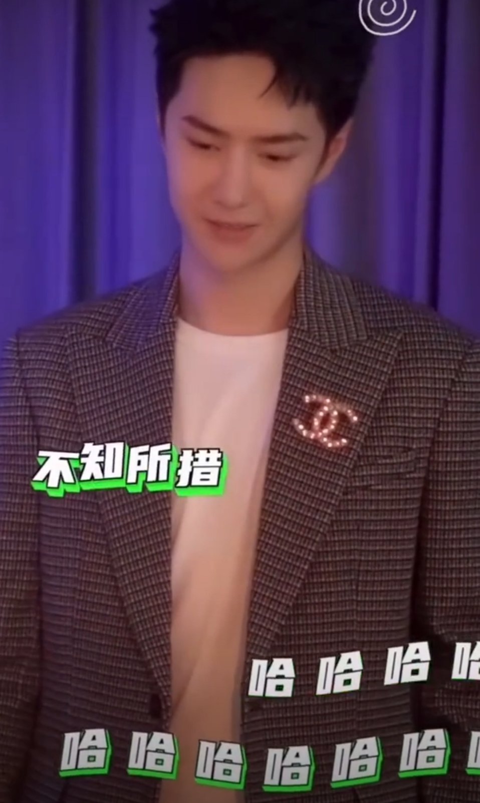 王一博|反差萌好绝！王一博扔扑克飞镖击中镜头表情，酷盖秒变奶盖