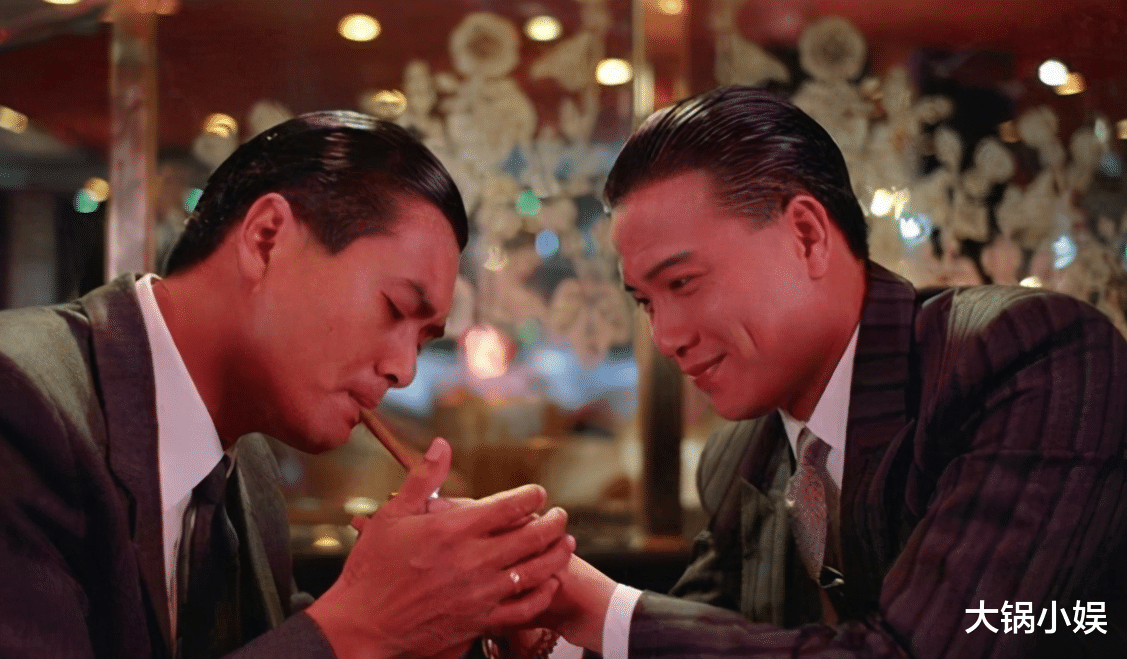 万梓良|香港电影“气势”大佬接商演，64岁与女司仪跳舞，被指不合适