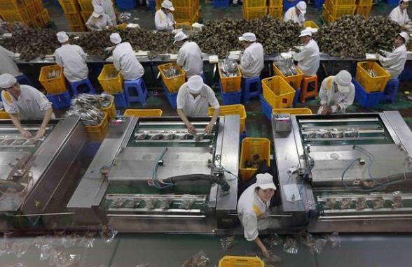 工人|工厂常常招不到人，为何就是不肯涨工资？老板果然“老谋深算”