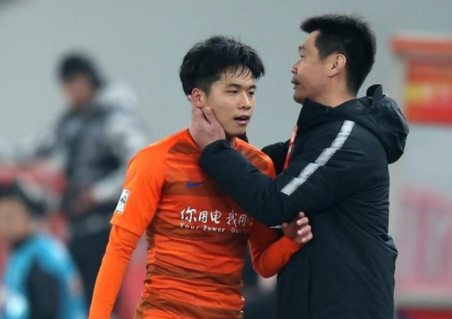 李霄鵬|假新聞，李霄鵬和艾克森，阿蘭等歸化球員就報到時間進行了溝通