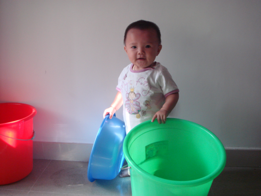 晨昏|孩子的衣服别在阳台“过夜”,并非老一辈迷信,3个原因伤不起