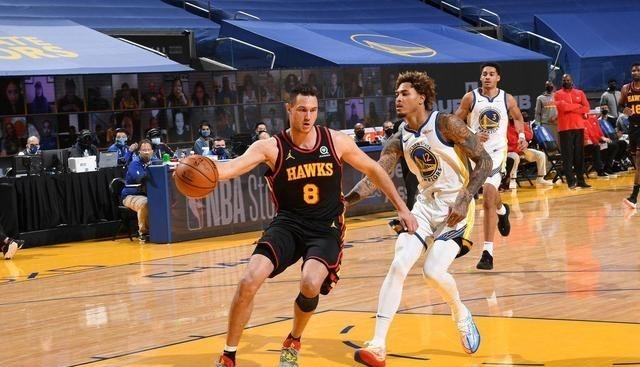 斯蒂芬·庫里|4巨頭84分，勇士險掀翻黑馬！庫里37分5板8失誤，卡佩拉24+18暴走