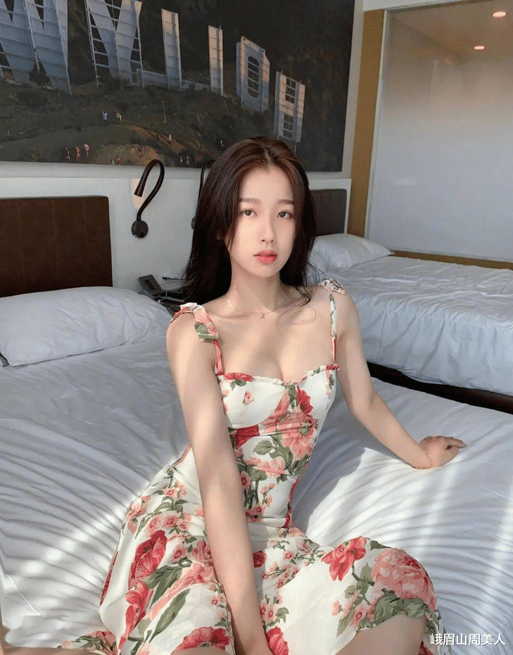 穿衣搭配|?“纯欲”长相的女生，往往有以下3个标签化特征，很容易区分