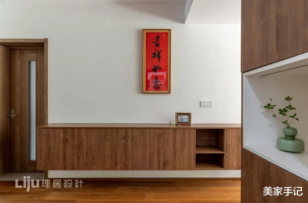 美家手记 二手一楼房庭院荒废，原房东看到改造效果：早知道再加30万也不卖