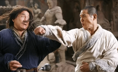 航天|一次李连杰接受采访，主持人问：为什么成龙拍电影不用替身？而你用替身