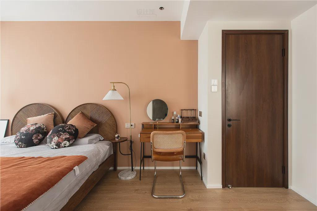 107㎡简约复古，硬装简单设计，以色彩与软装为主，效果高级独特