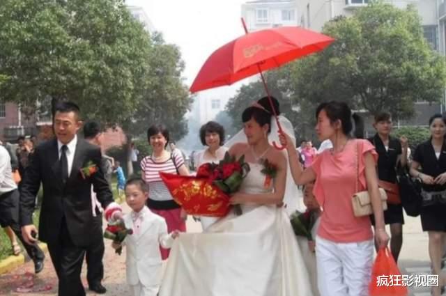 侯勇|前妻比自己小11岁，又娶比自己小20岁娇妻的侯勇，如今怎样了？