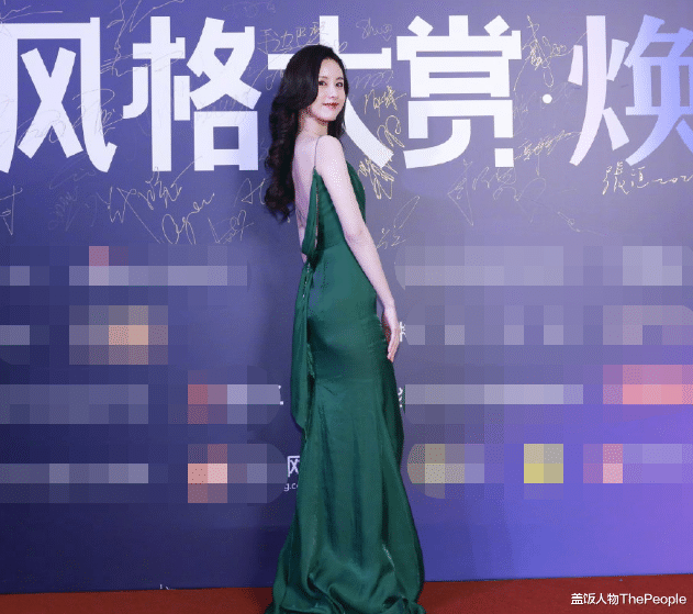 蒋勤勤|最新女星红毯！蒋勤勤扮嫩、郭采洁翻车，杨幂用场外生图美貌秒杀