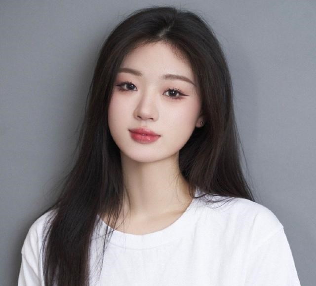 单依纯|李铢衔、单依纯合作新歌发布，两人同属一家公司，都被重点培养