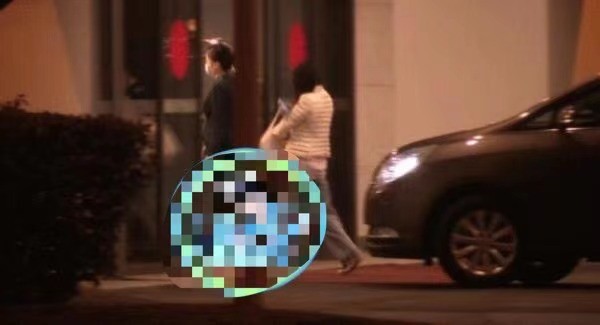 郑爽|郑爽独自飞广州目的疑似曝光，张恒好友曝女方遭多重打击难逃一劫