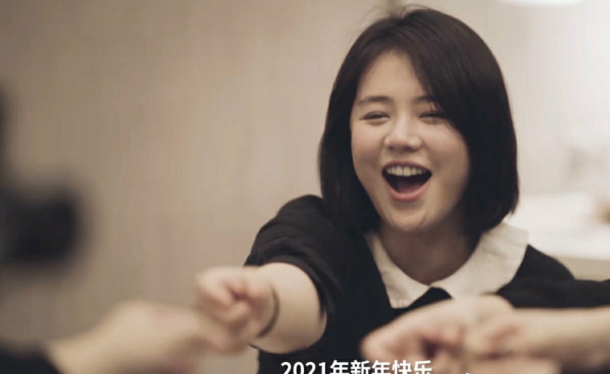 马思纯|马思纯瘦身有成效，下颌线清晰可见，重回鹅蛋脸，再也不是前几天的宽胖身材