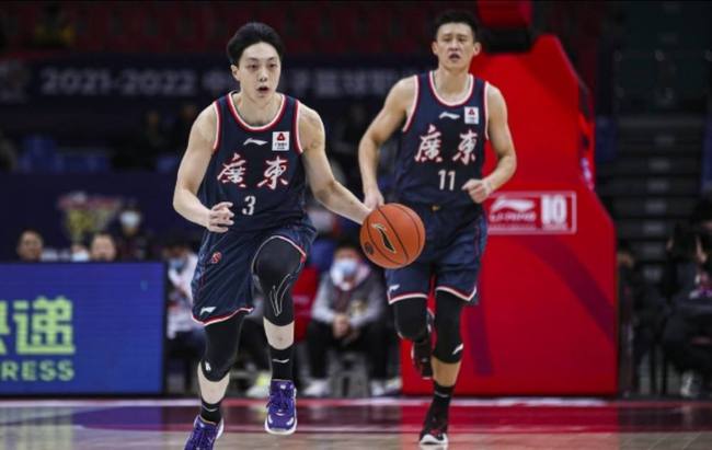 广东男篮|20分溃败！近4战3败卫冕冠军统治力尽失，杜峰还要等马尚吗？