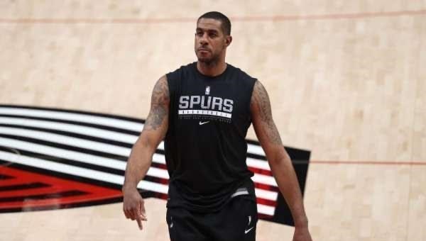 湖人队|签约！阿尔德里奇加盟湖人！再见篮网，再见哈登，湖人比你有地位