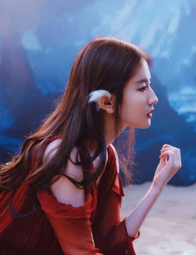 蓝盈莹|林依晨短下巴，蓝盈莹凹脸面，这9位女星侧面不如正面