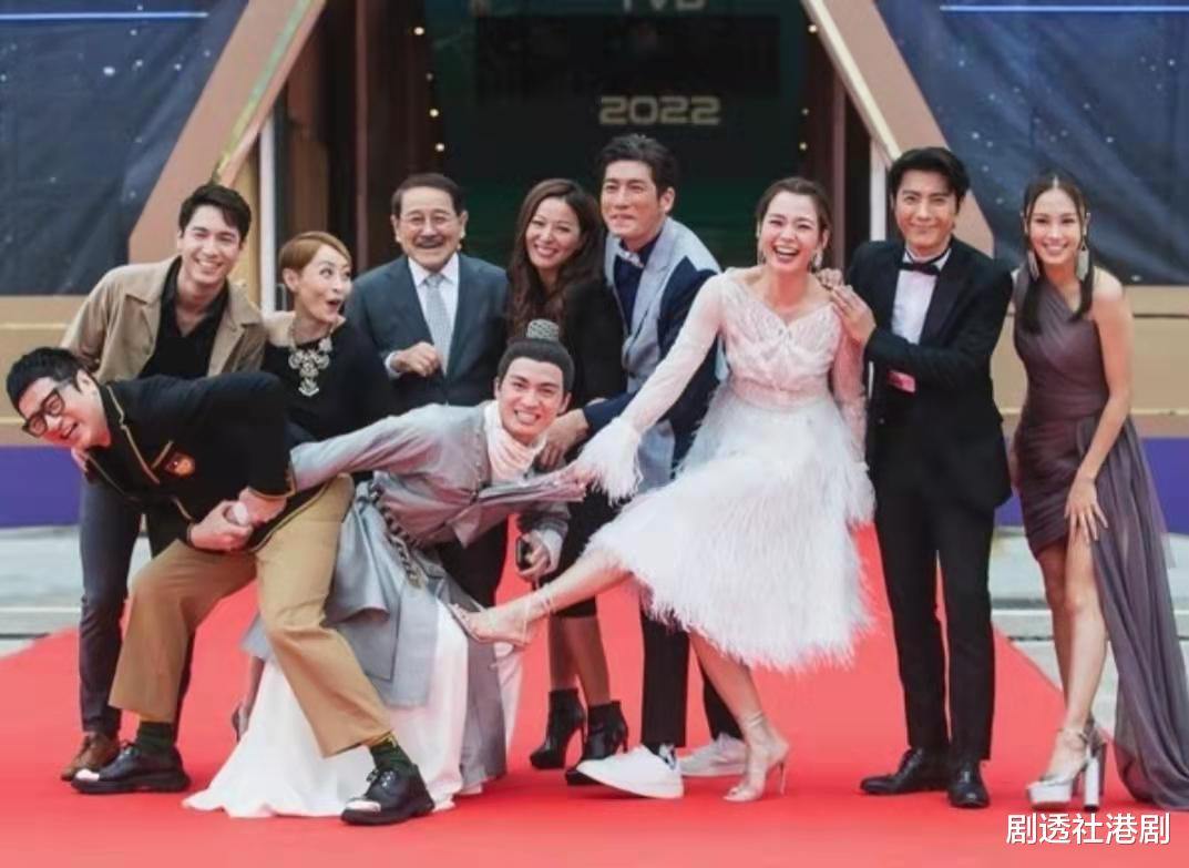 周嘉洛|回归有望？《爱回家》两大婚礼举行在即，周嘉洛惊现众人大合照中