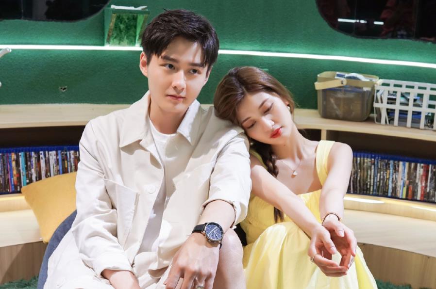 心动4|《心动4》完结俩月，两对依旧甜蜜，女五爱上新男友，而她有点难