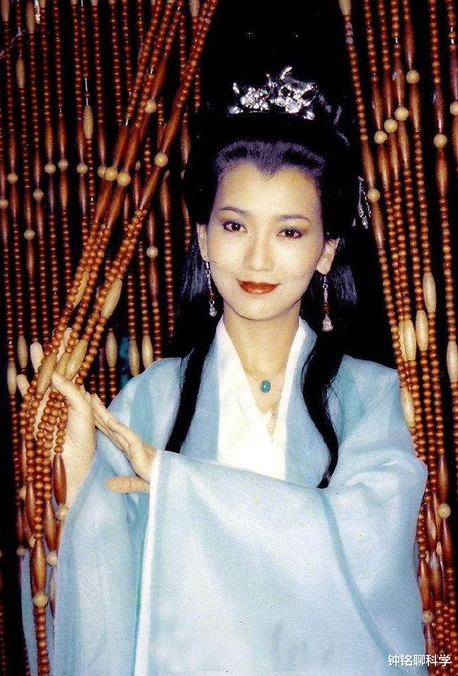 警察 蛇真的懂得报恩吗？经常放生蛇能带来福报吗？