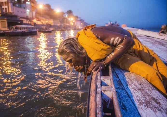 印度“食屍族”: 吃恒河漂浮的屍體，壽命為何這麼高？-圖4