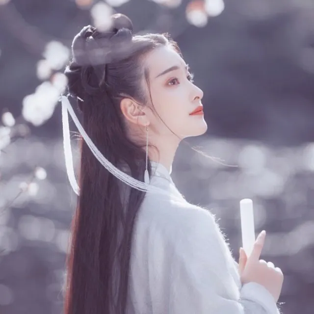 诚然命理|命运坎坷的漂亮女人面相
