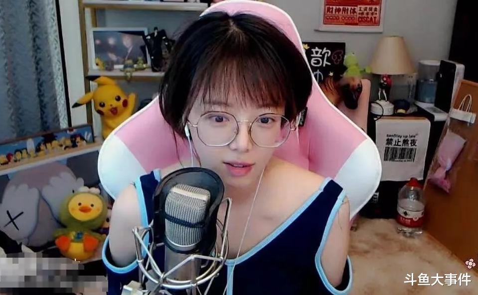 老照片|周淑怡欲招聘骆歆为直播间直播员，自爆商务价格，水友大吃一惊！