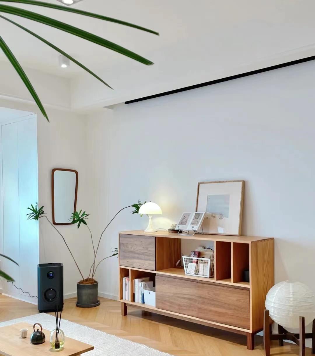 98㎡原木风新居，大白墙搭配原木家具，朋友来家做客都说像大平层