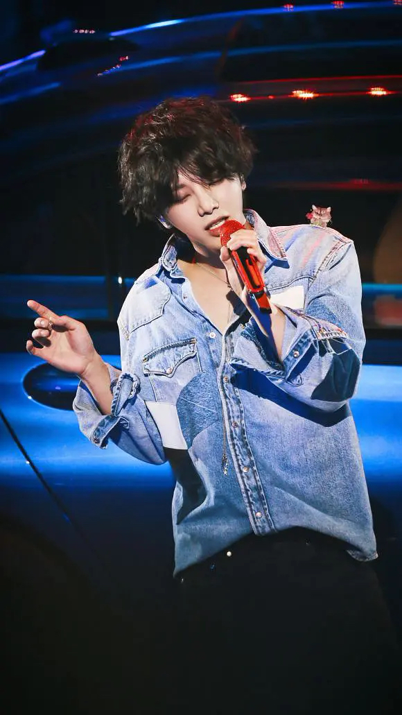 沈腾|有种“整容”叫王牌家族开播,关晓彤美得冒泡,沈腾胖得完全变样