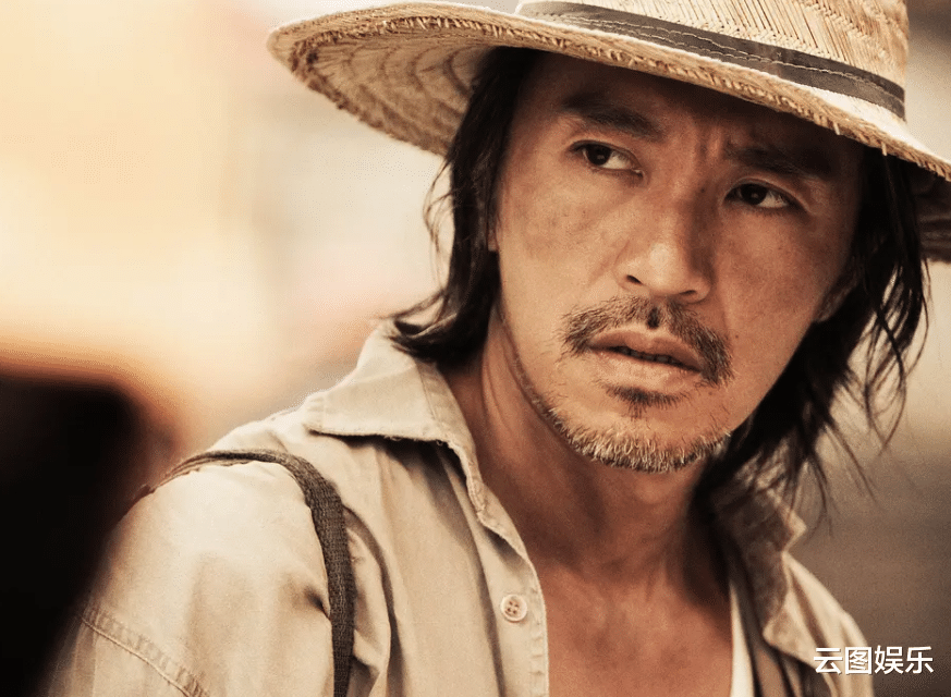 古惑仔|周星驰新恋情疑曝光！富豪派对邂逅17岁港姐，带其上亿元游艇约会