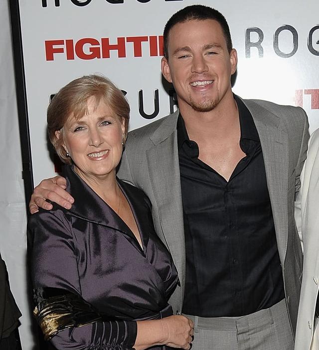 |好莱坞大牌男星们和他们的妈妈在一起的开心、甜蜜的合照