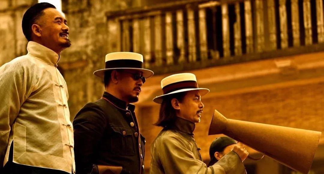 一只麦兜 想站着把钱挣了的姜文,这回还是跪下了