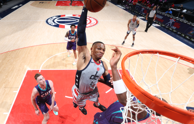 湖人队|附加赛最新概率出炉！湖人70.9%掉到第七，勇士79%排名第八